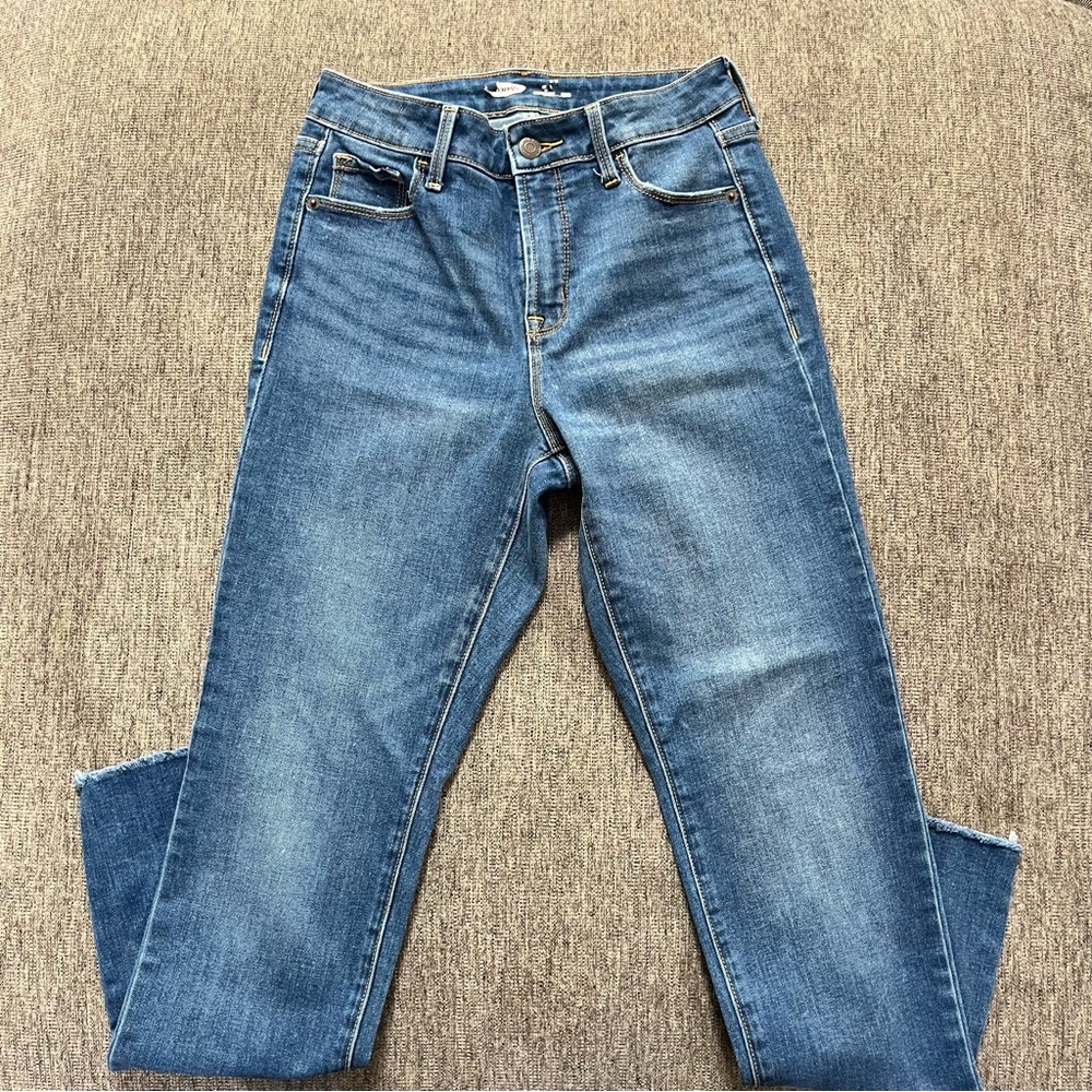Old navy women’s jeans. Size 2.  Straight leg